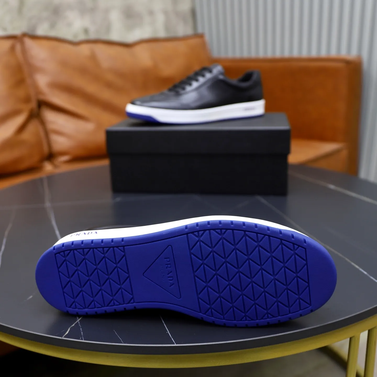Factory price: 💰640 Prada classic men’s lace-up casual shoes | Imported cowhide upper | Upper stitching layered design, light and breathable | Soft and comfortable | Decorated with PRADA letters on the side | Distinctive sports style, showing the brand style | Lightweight concave and convex pattern rubber soles | Matched with cowhide foot pad lining | Excellent foot feel, fashionable and elegant | Size: 38-44 (45 customized)